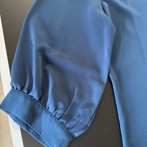 Unixseque Blue Satin Blouse with 3/4 Puff Sleeves Size L - Picture 4 of 7